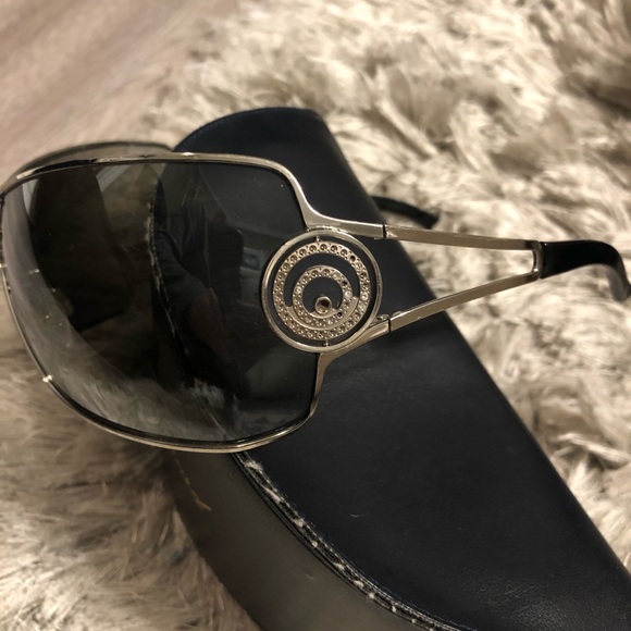 Sunglasses - Picture 3 of 3